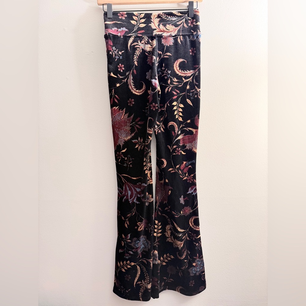 Floral Velvet Flare Pants - Picture 2 of 4
